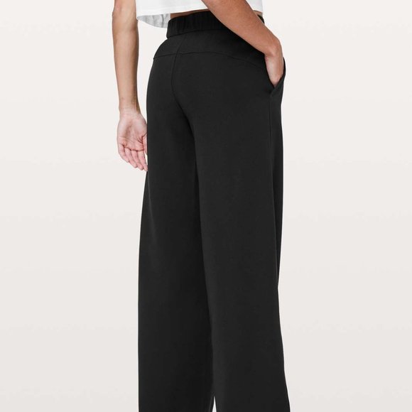 Lululemon On the Fly Wide Leg Woven *NWT* - Picture 3 of 5